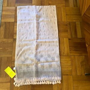 Roberta Roller Rabbit scarf/wrap 78X38 new with tags